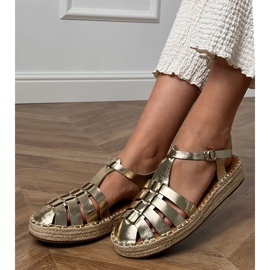 Sandali dorati espadrilles gladiatore di eco -leather d'oro 1