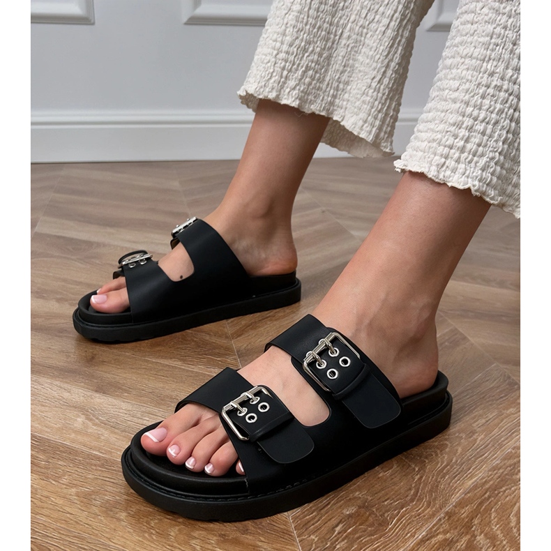 Flip black Flip con morsetti su strisce nero 1