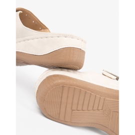 Seastar Pantofole su un cuneo basso con morsetti beige 1
