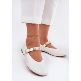Ballerine femminili con cintura e spille dorate bianche bianco 2