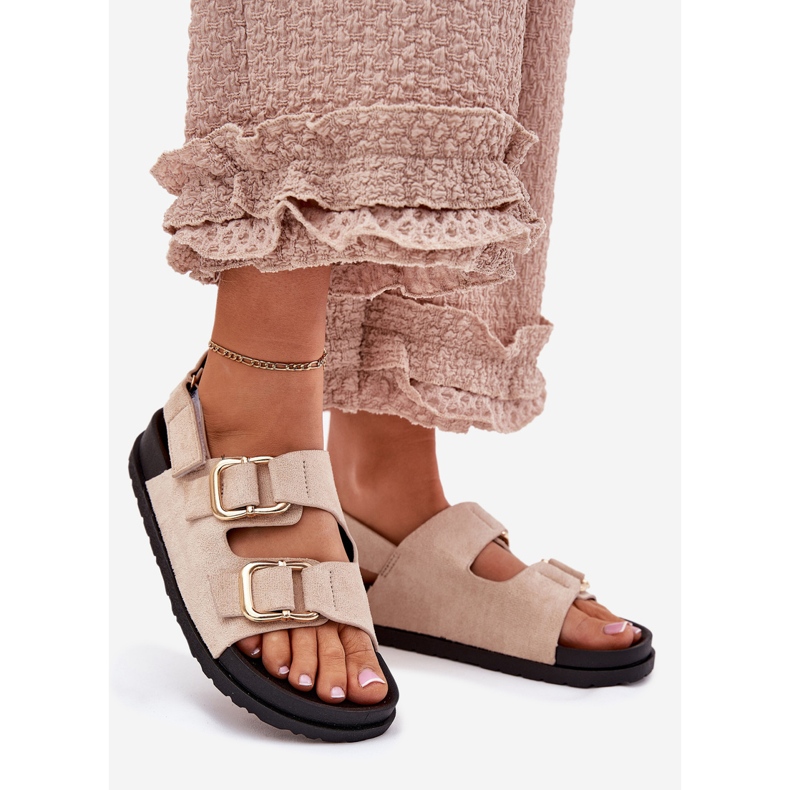 Sandali femminili con morsetti leggeri beige 1