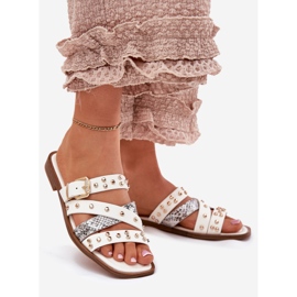 Flip da donna a ruote piatte da donna decorate con strisce e morsetti bianchi bianco 1
