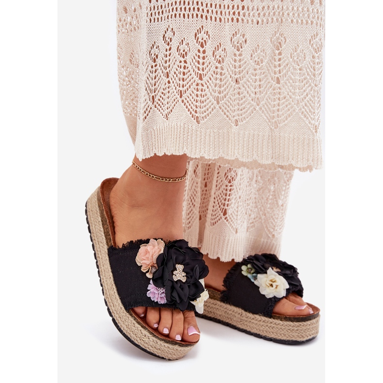 Infradito da donna con la piattaforma di fiori con treccia nera nero 1