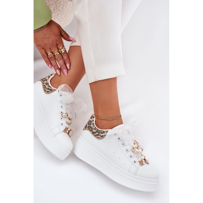 Sneaker femminili sulla piattaforma con pin leopardo bianco 1