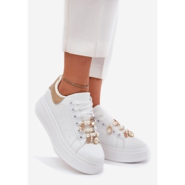 Sneaker femminili sulla piattaforma con spilli, bianchi e oro bianco 1