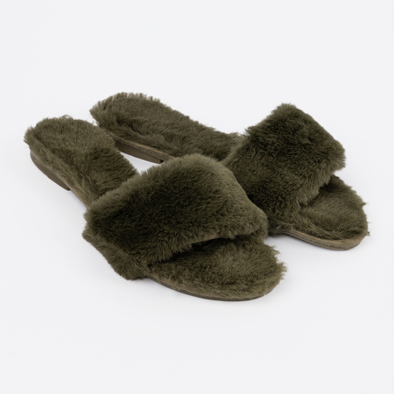 Donne di pelliccia verde 2