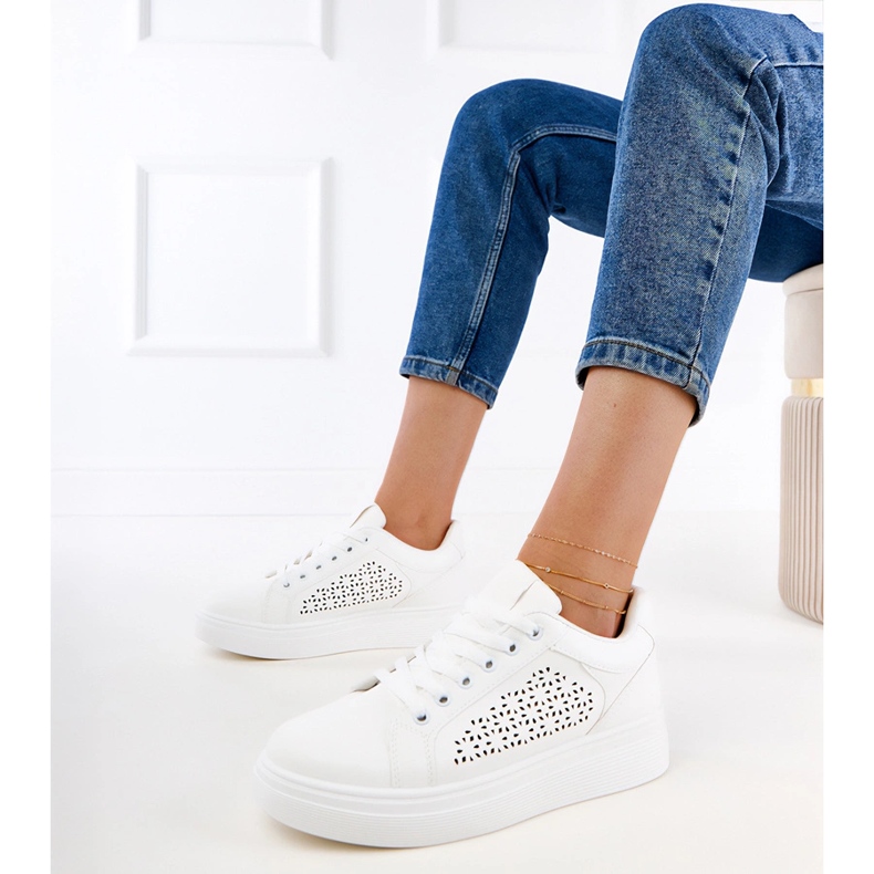 Sneakers bianche sulla piattaforma bianco 1