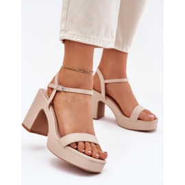 Sandali in pelle eco sul post beige 1