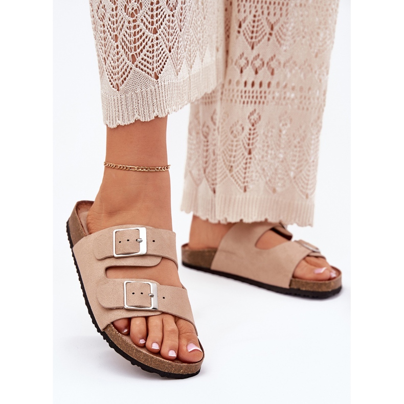 Infradito da donna sulla piattaforma di sughero beige fibbie 2