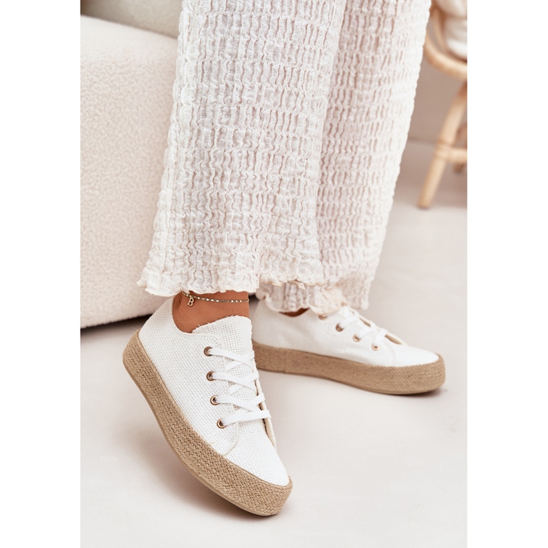 Sneaker femminili sulla piattaforma con treccia bianca 2