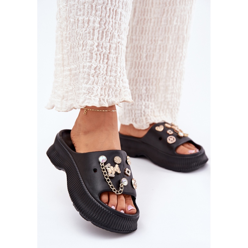 Flip di schiuma femminile con pin dorate nere nero 2