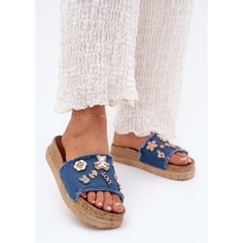 Infradito da donna con spille dorate sulla piattaforma blu navy 2