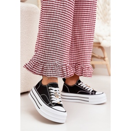 Sneaker femminili sulla piattaforma con spille dorate nere nero 2