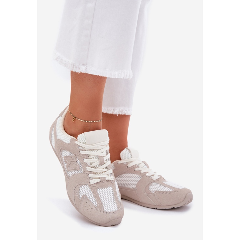 Scarpe sportive femminili con bianco e beige 1
