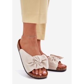 Infradito da donna sulla suola di sughero con prua beige 1