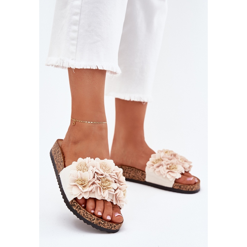 Pantofole da donna su una suola di sughero con fiori beige 2