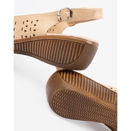 Shelvt Sandali con zeppa traforati beige 1