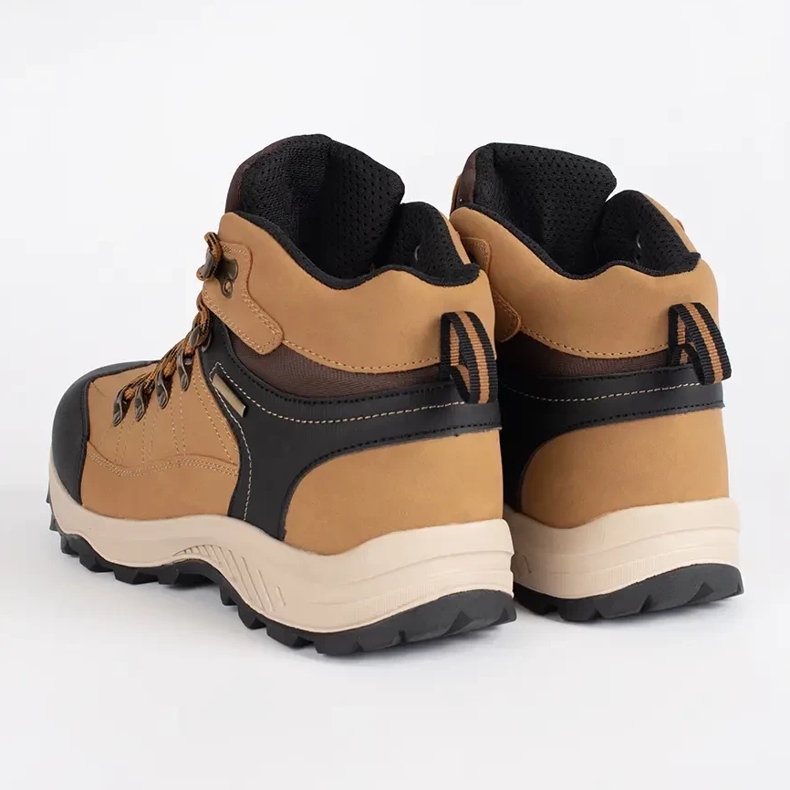 Vico Scarpe da uomo isolata marrone chiaro 1