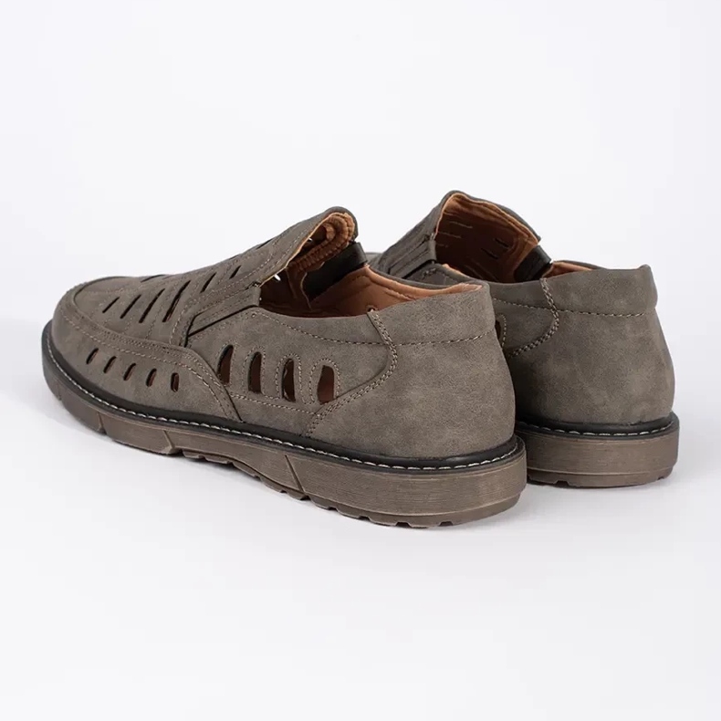 Mocassini slip-on da uomo traforati marrone 1