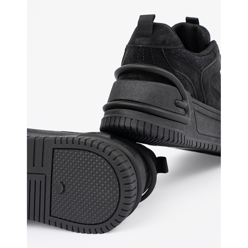 Sneaker femminili con pizzo nero 1