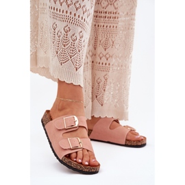 Pantofole da donna su una piattaforma di sughero con pinze dorate rosa 2