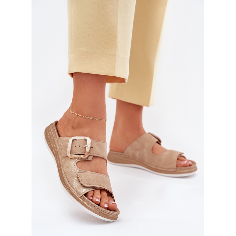 Infradito da donna con una fibbia e velcro inblu mk000013 beige 2