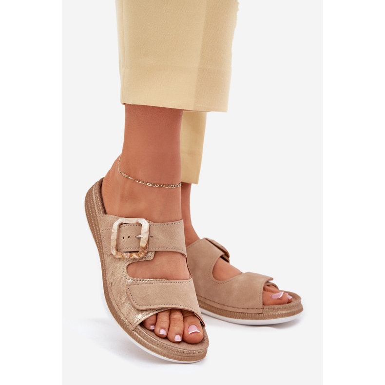 Infradito da donna con una fibbia e velcro inblu mk000013 beige 1