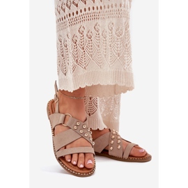 Sandali femminili a ruote pianeggianti con borchie dorate beige 1