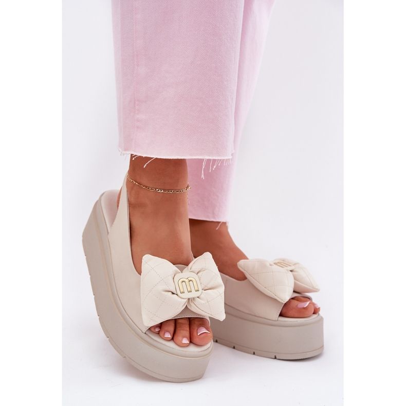 Sandali in pelle femminile sulla piattaforma con Chebello 4641 beige 2