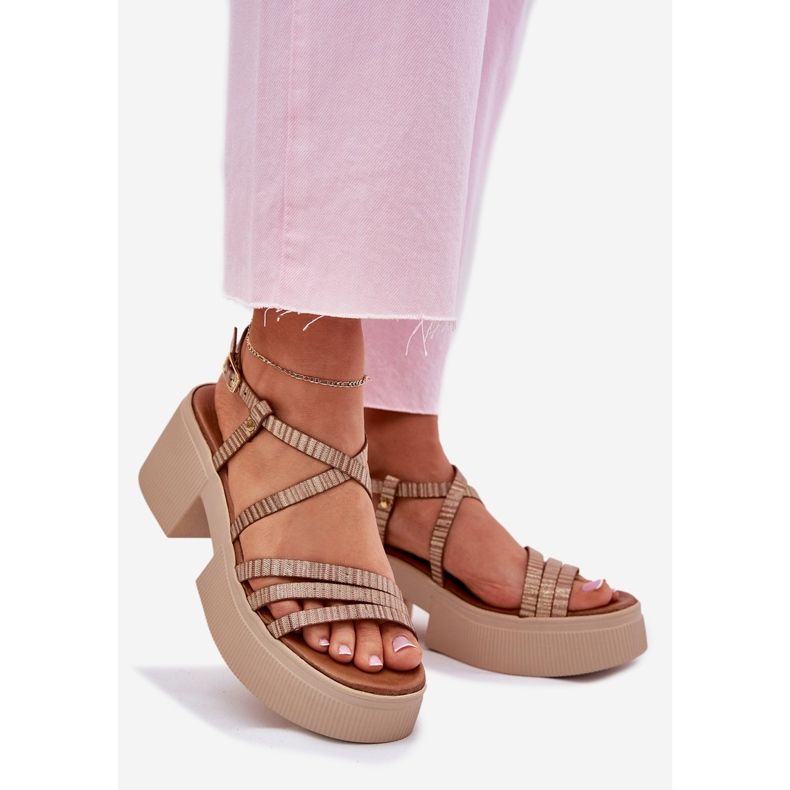 Sandali in pelle femminile Maciejka 06990-25 PLN d'oro 1