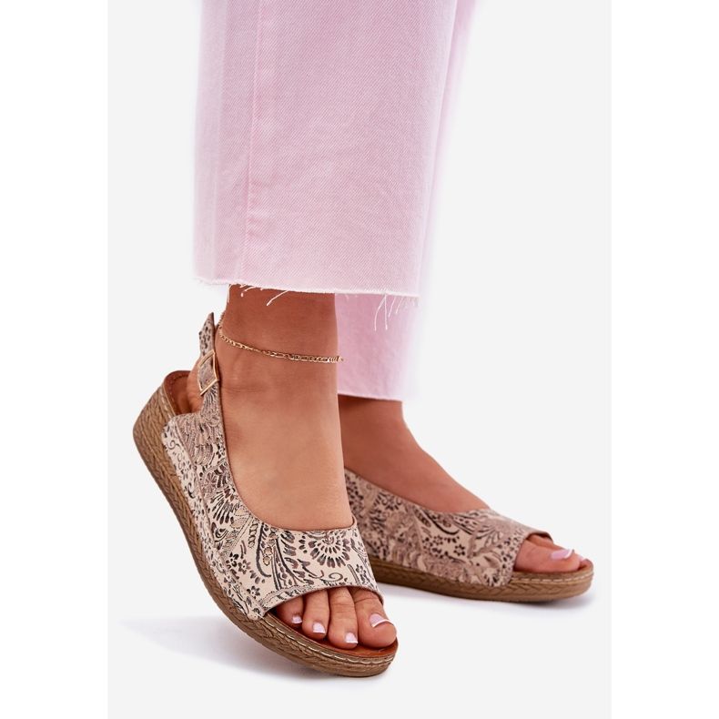 Sandali in pelle femminile su cuneo Maciejka L7069-04 beige 1