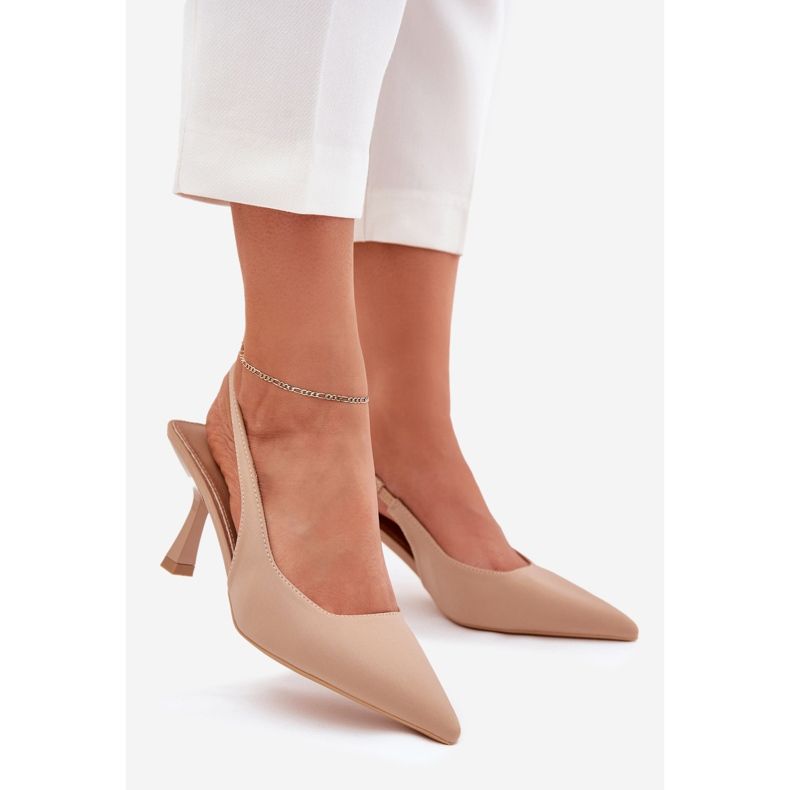 Sandali femminili sul tacco alto beige 1