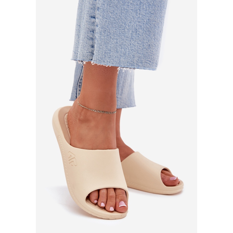 4F Femminile beige 1