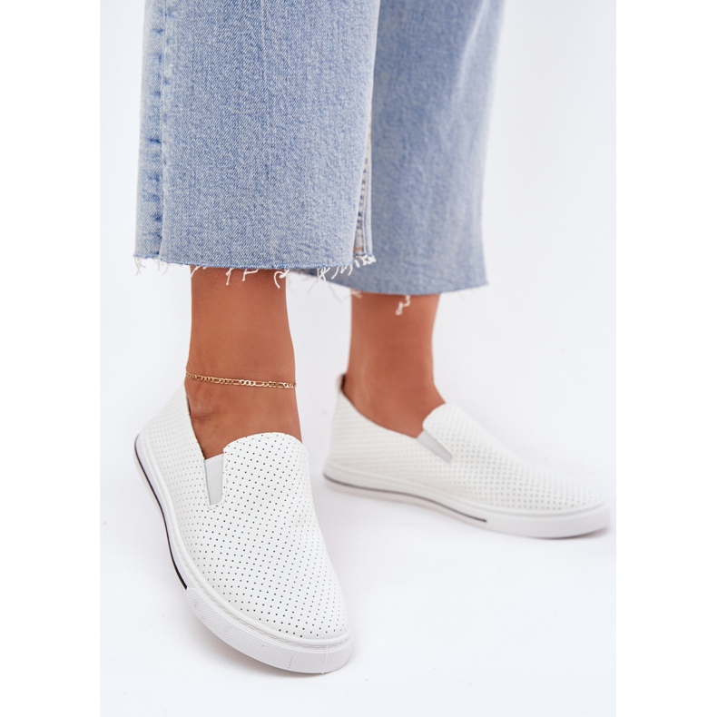 Sneaker da donna in pelle ecologica con l'iscrizione bianca bianco 2