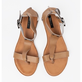Sandali in pelle marrone nello stile del giapponese 1