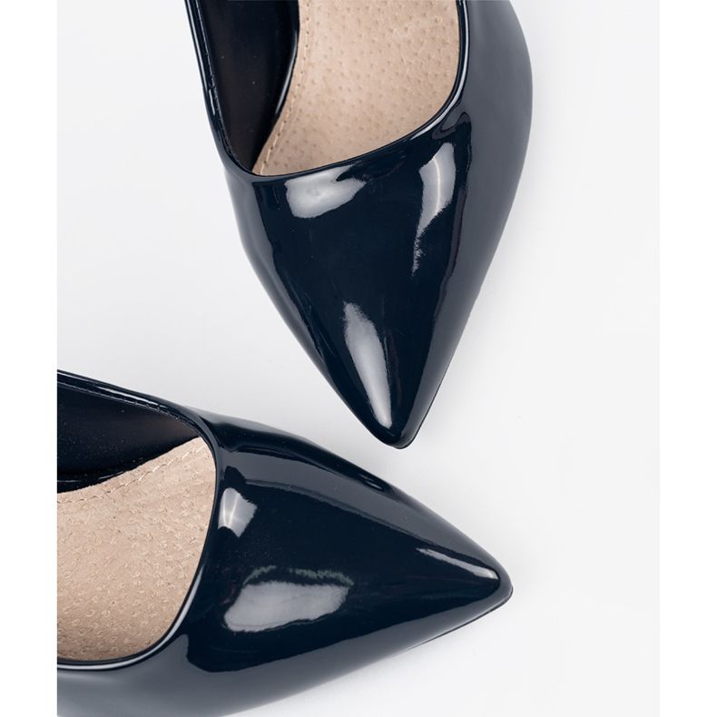 Navy Blue ha raccolto pompe su un tallone alto 1