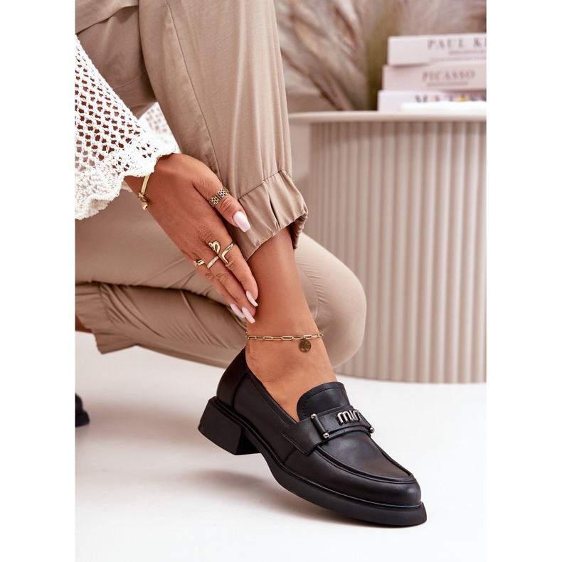Mareschi in pelle naturale femminile Black Vinceza 91114 con un ornamento nero 4