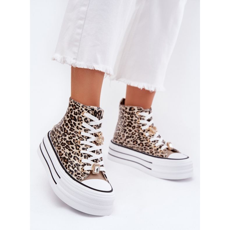 Sneaker alte femminili su una piattaforma enorme con leopardo leopardo d'oro 2