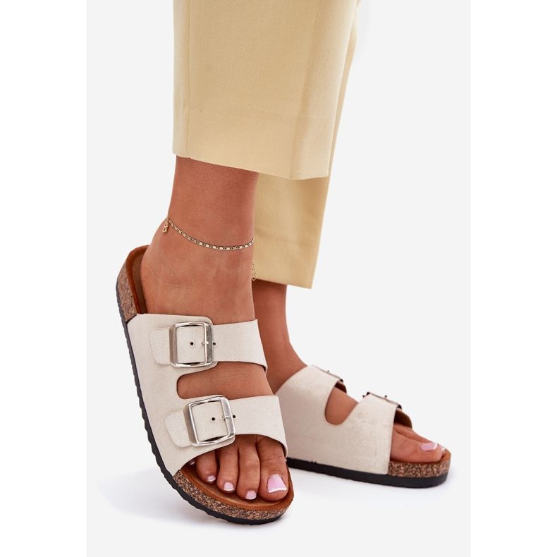 Pantofole da donna su una piattaforma di sughero con fibbie beige 1