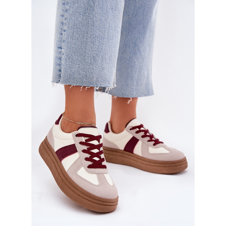 Sneaker femminili sulla piattaforma bordeautica rosso 2