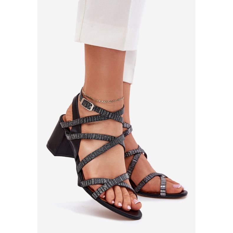 Sandali in pelle femminile con strisce sul Maciejka Post 06969-01 Nero 1