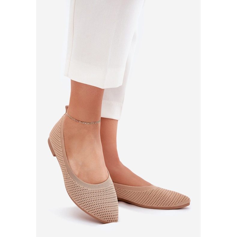 Ballerine materiali da donna dai colori scuri beige 1