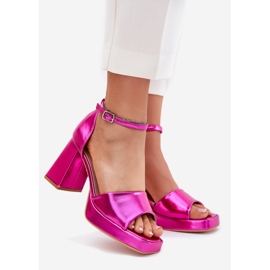 Sandali femminili dipinti sul post Fucsia rosa 1