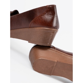 Scarpe basse marroni con un arco marrone 2