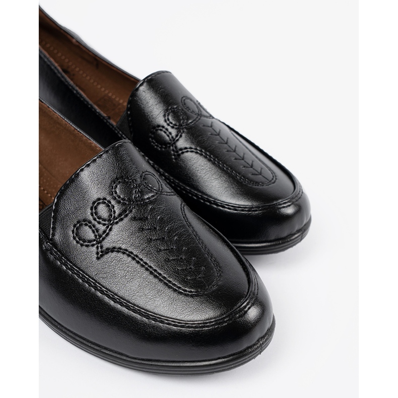 Scarpe da donna con ricamo decorativo nero 1