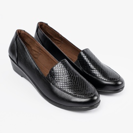 Scarpe da donna con una consistenza della pelle di un serpente nero 2