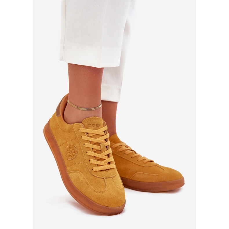 Sneakers in pelle scamosciata femminile Big Star RR274846 Sistema giallo hi-polestro 1