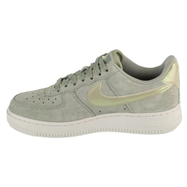 Nike Air Force 1 07 SE in HJ4401-300 verde 1