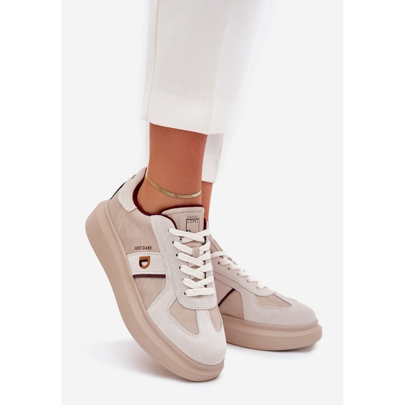 Sneaker in pelle femminile sulla piattaforma Big Star di Daniel Lopez SS2D4003 Beige 1