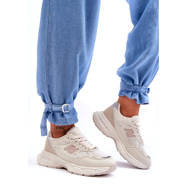 Scarpe sportive femminili con mesh beige 4
